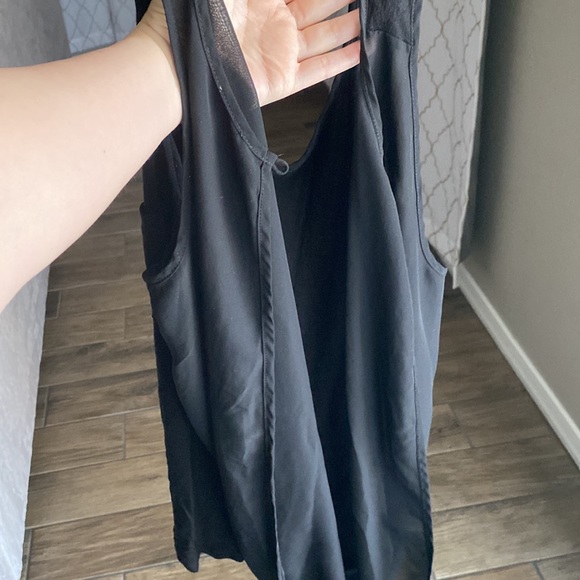 Black t shirt open back - Picture 5 of 6